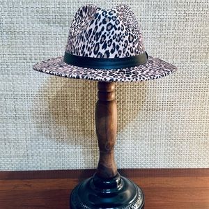 🌟2xHP🌟NWOT Animal Print Flannel Adjustable Wide Brim Fedora